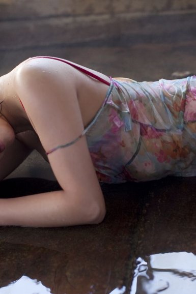 萌妹子翻跳《野蛮人大作战》宅舞《野蛮裙摆》“ZOTY”(图2) 中欧体育体验